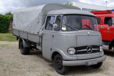 Mercedes-Benz O319