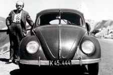 Презентация первой партии Volkswagen Beetle в 1938 г