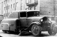 ГАЗ - АА подметально-уборочная машина ПУ-7