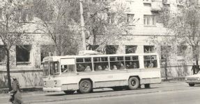 Троллейбус ЗиУ-11