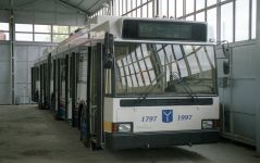 Троллейбус ЗиУ-6206