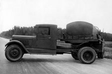 ЗиС-10 с полуприцепом-цистерной Б-ППД