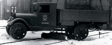 Автомобиль для движения по грунтовым и железным дорогам БХ-1 на встроенной поворотной турели