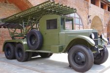 Боевая машина реактивной артиллерии БМ-13 "КАТЮША" на шасси ЗиС-6