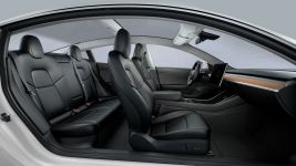 Салон Tesla Model 3