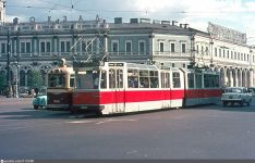 Трамвай ЛВС-66