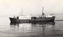 Рыболовное морозильное судно Кама