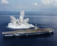 USS&nbsp;Theodore Roosevelt (CVN-71) Испытание на ударную нагрузку во время ходовых испытаний в 1987 году